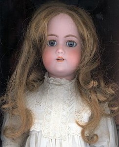 ANTIQUE SIMON HALBIG DOLL