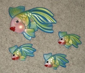 http://www.crazy4me.com/wp-content/uploads/2010/10/Vintage-Miller-Chalkware-Fish-Wall-PLaques.jpg